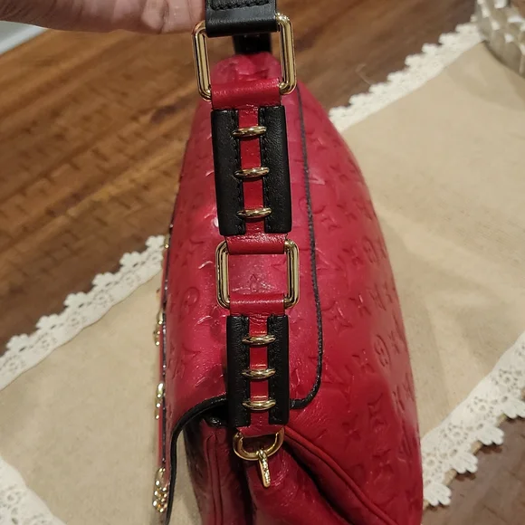 ๐SOLD๐ ๐ฆ ULTRA RARE ๐ฆ LV Maidia Rubel Red bag - Picture 7 of 16
